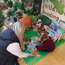 ducklings-play-christmas01